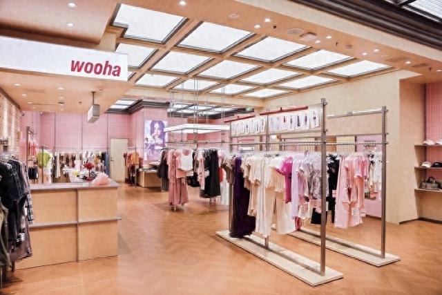 的女装品牌一年狂开近20家店j9国际站登录网红“彭王者”(图2)
