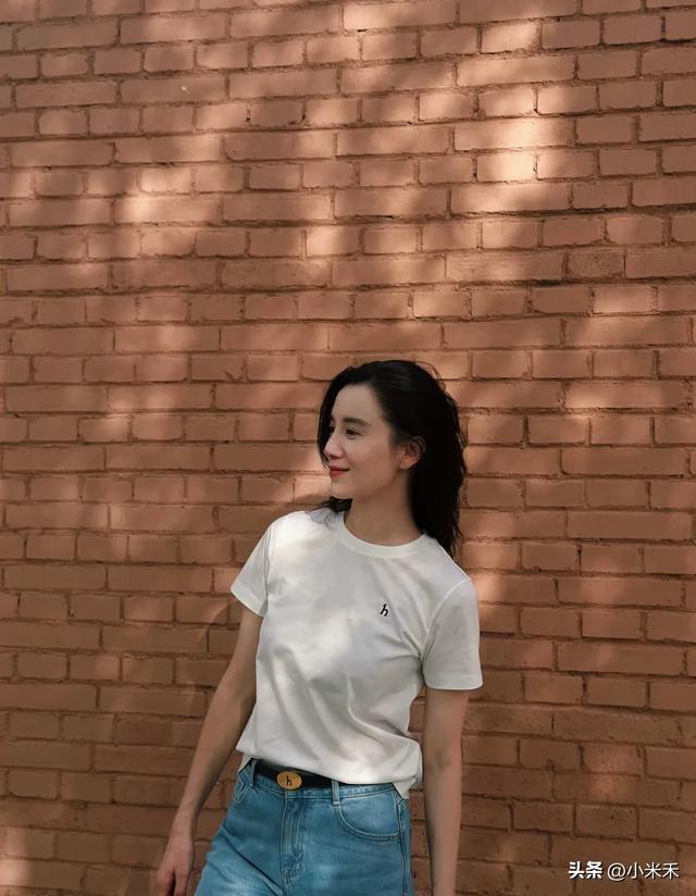 这组日常随拍松弛感满满！J9真人游戏第一品牌宋佳(图1)