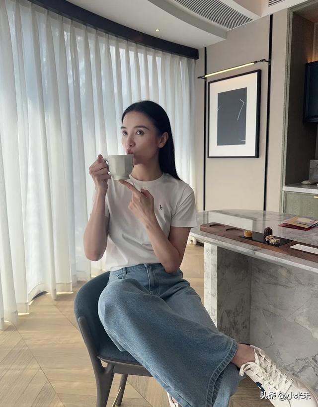 这组日常随拍松弛感满满！J9真人游戏第一品牌宋佳(图6)